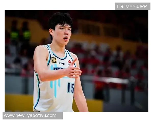 杨瀚森在NBA级别轮换中显得力不从心节奏难以跟上 杨瀚森在NBA级别轮换中显得力不从心节奏难以跟上