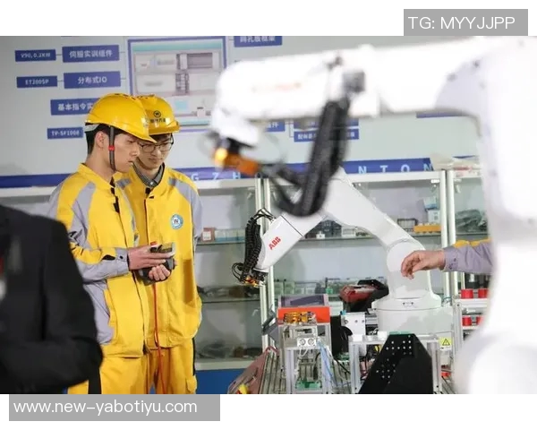 区楚良论中国足球发展路径强调短期与长期目标并重生存为首要任务 区楚良论中国足球发展路径强调短期与长期目标并重生存为首要任务